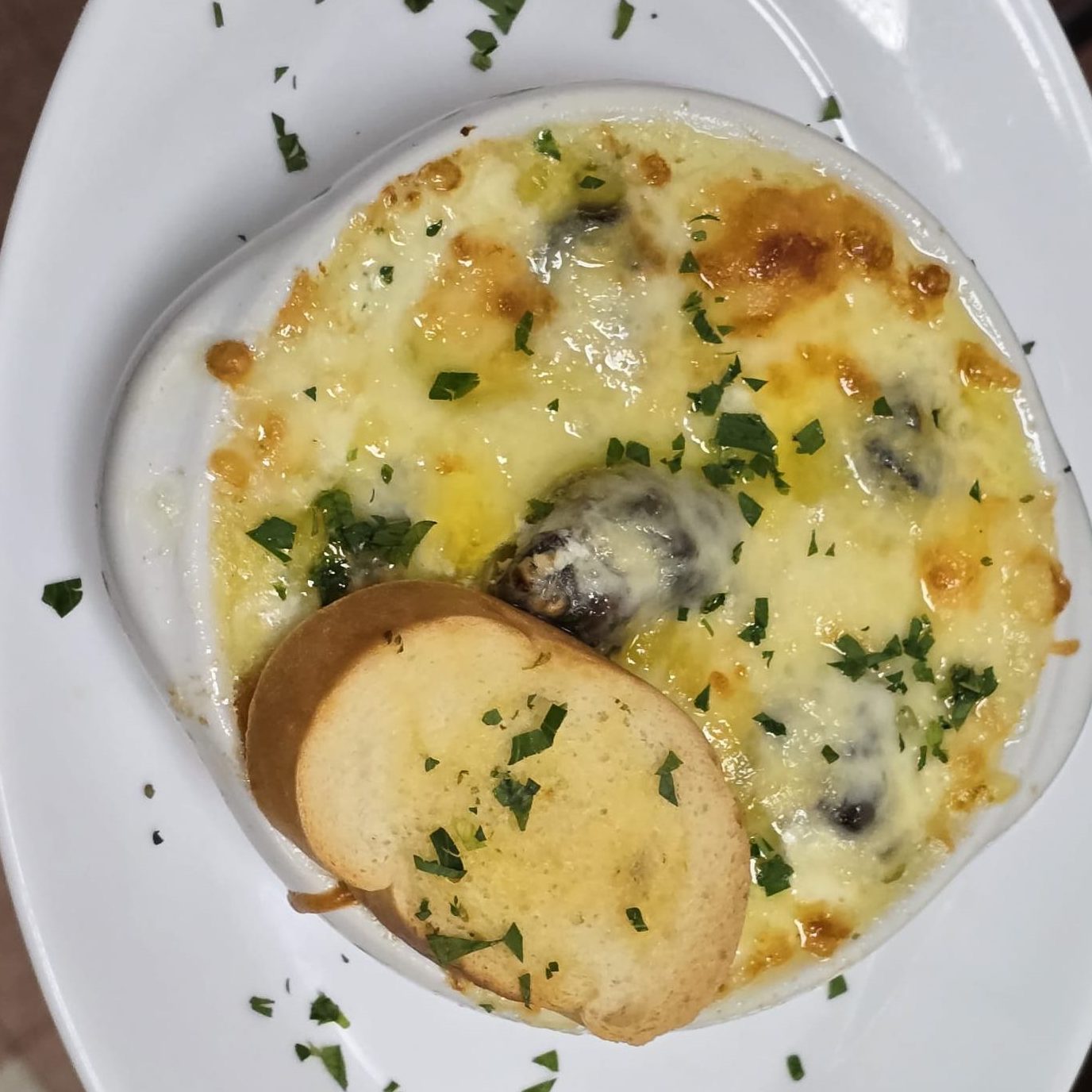 Escargots au Rockfort au restaurant Cé La VI à Repentigny Escargots au Rockfort au restaurant Cé La VI à Repentigny